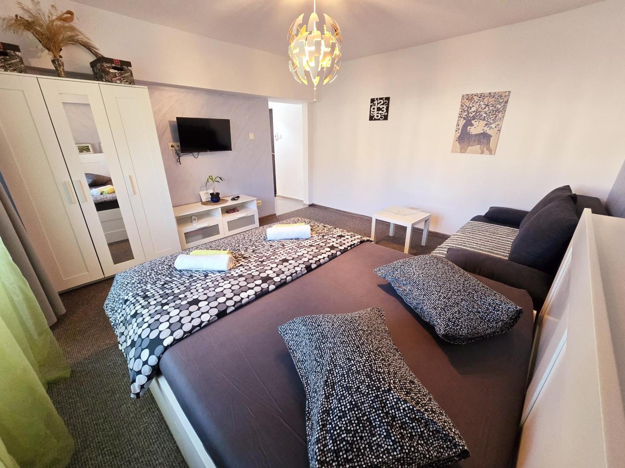 Marcos Apartments - Self Check-In Решіца Екстер'єр фото