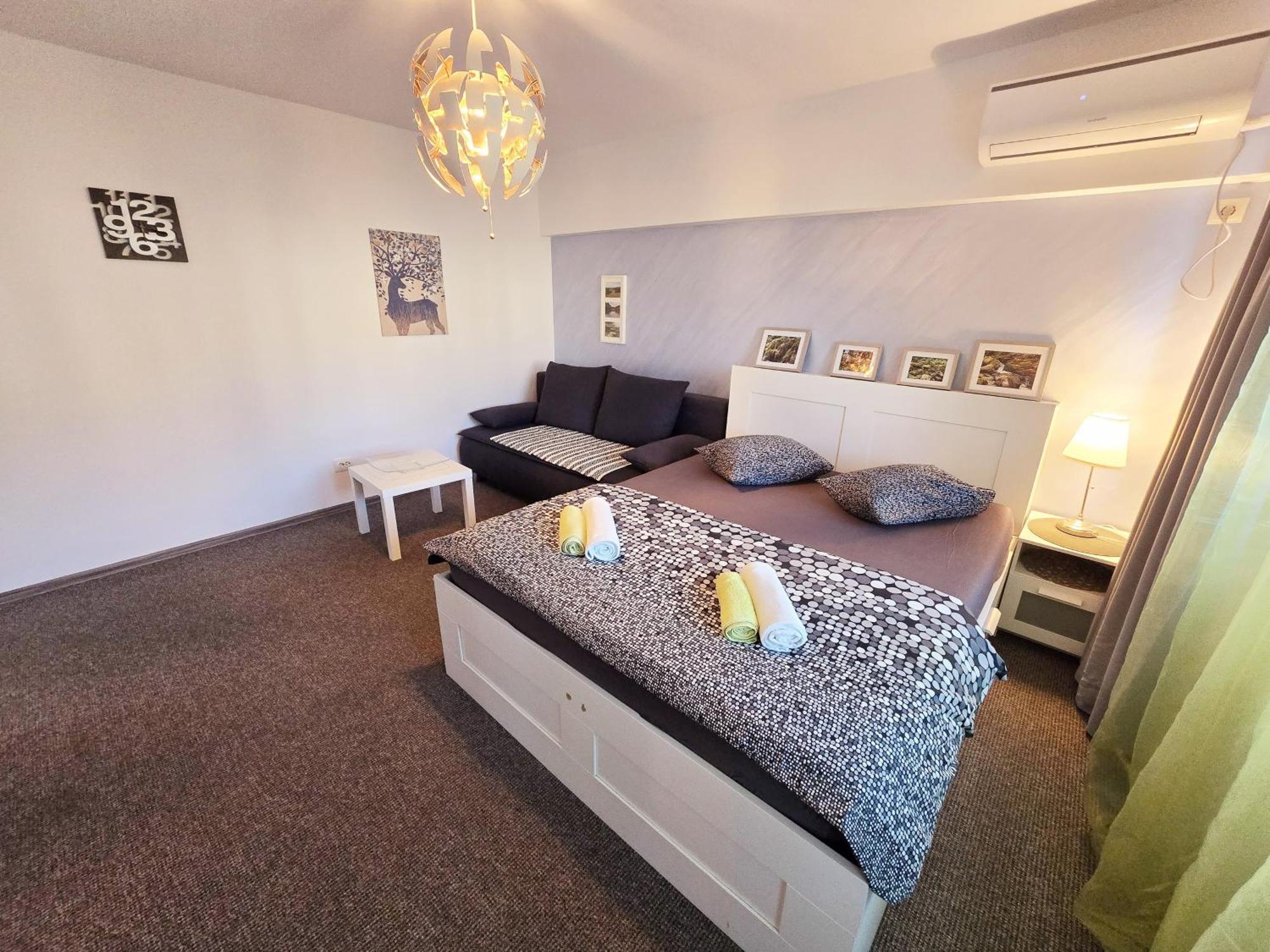 Marcos Apartments - Self Check-In Решіца Екстер'єр фото